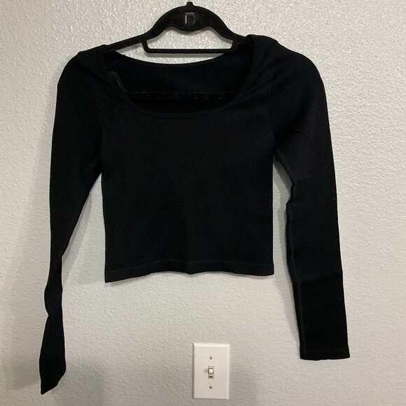 OQQ Bodycon Black Slimming Top Size Medium New - Picture 1 of 3